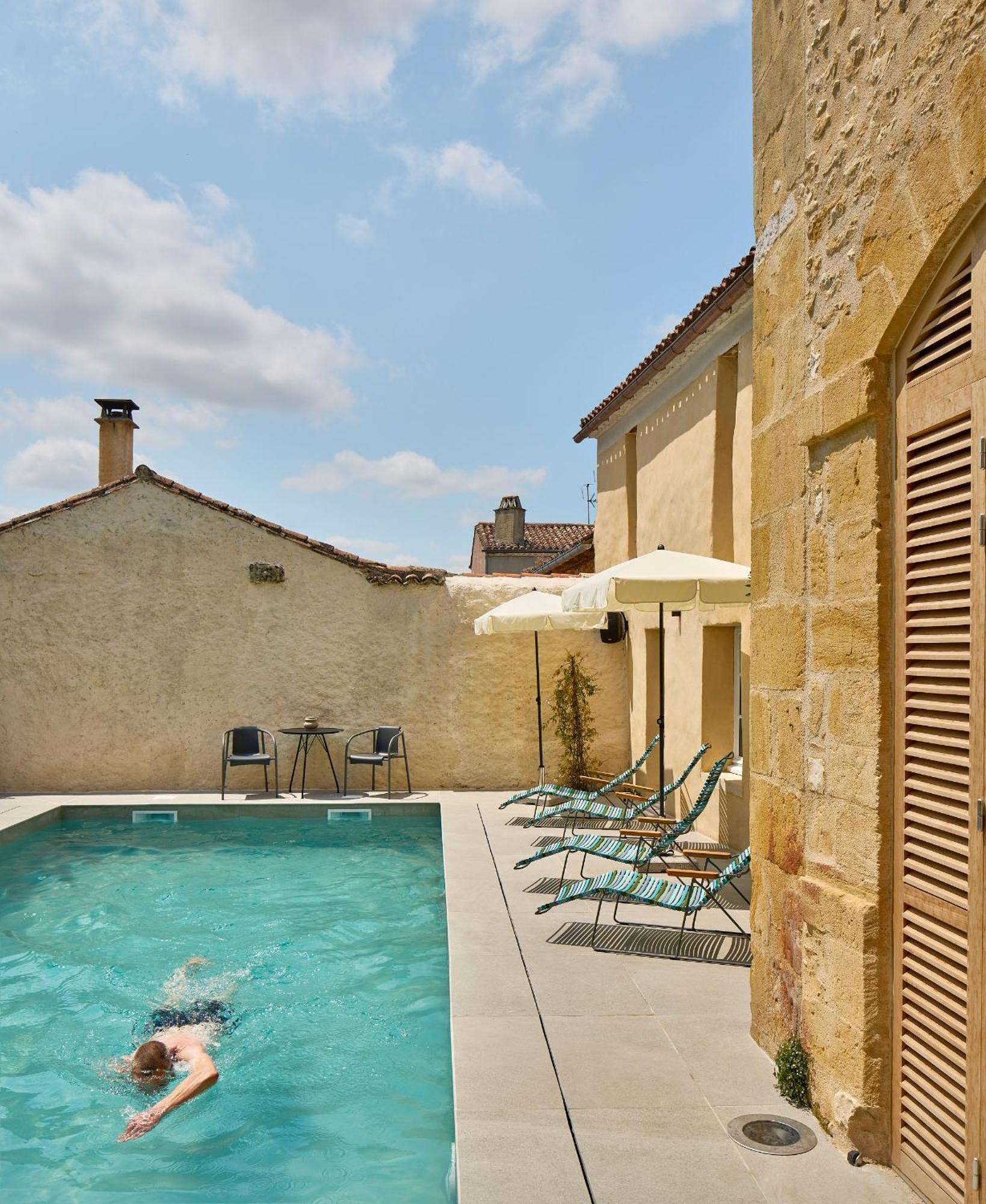 Hotel Le Chevalier Bleu Monpazier Exterior photo