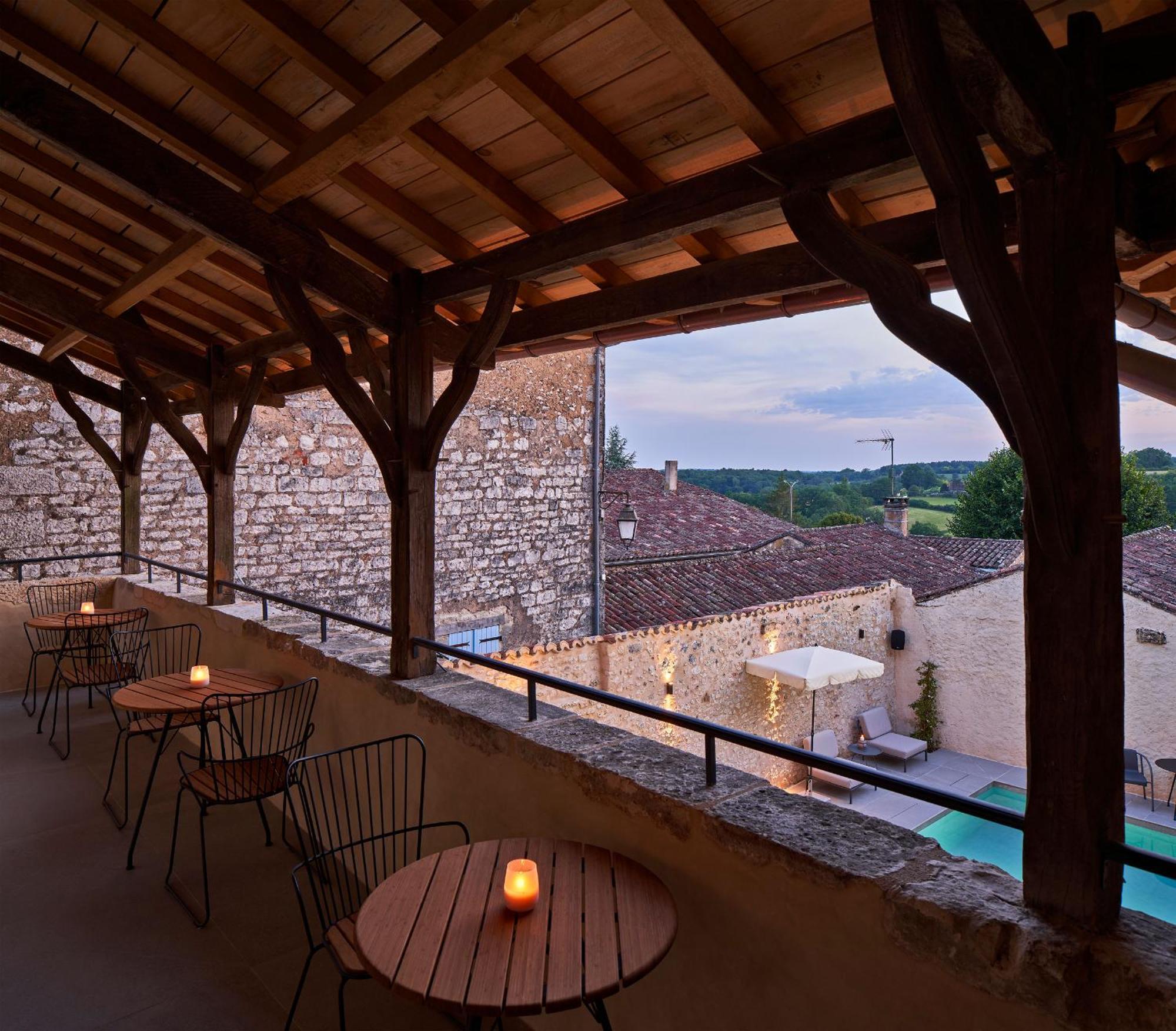 Hotel Le Chevalier Bleu Monpazier Exterior photo